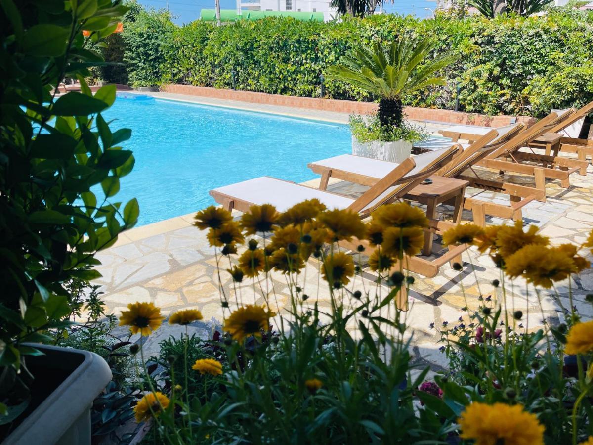 סרנדה Jb Hotel מראה חיצוני תמונה